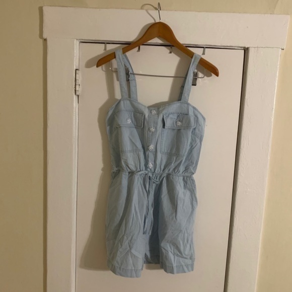 Light Wash Overall Shorts Romper Size Small - Picture 3 of 7